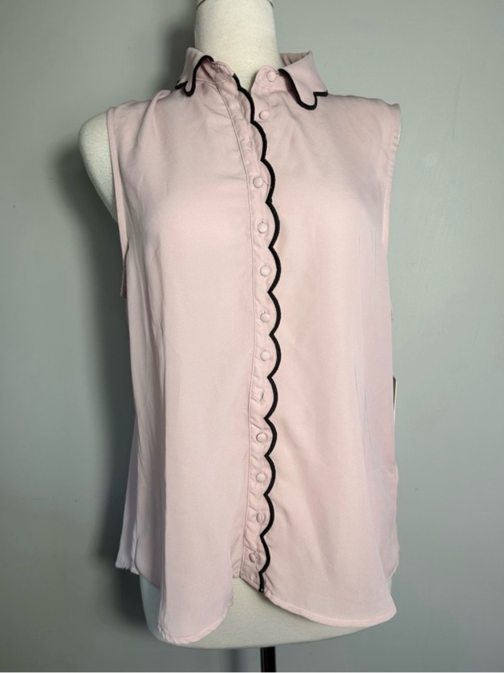 Laundry By Shelli Segal Pink Sleeveless Blouse with Black Scallop Trim size L